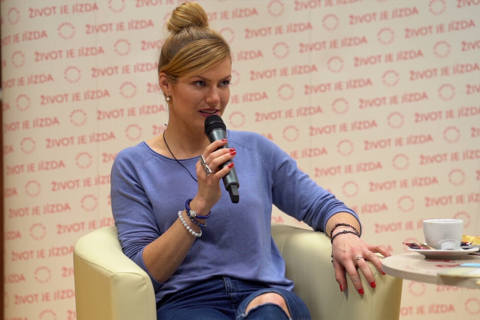 Host pod Parapletem - Gabriela Koukalová (video)