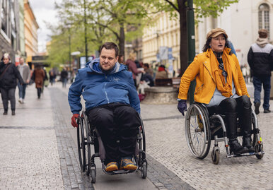 Je centrum Prahy místem přátelským i k osobám fyzicky handicapovaným?