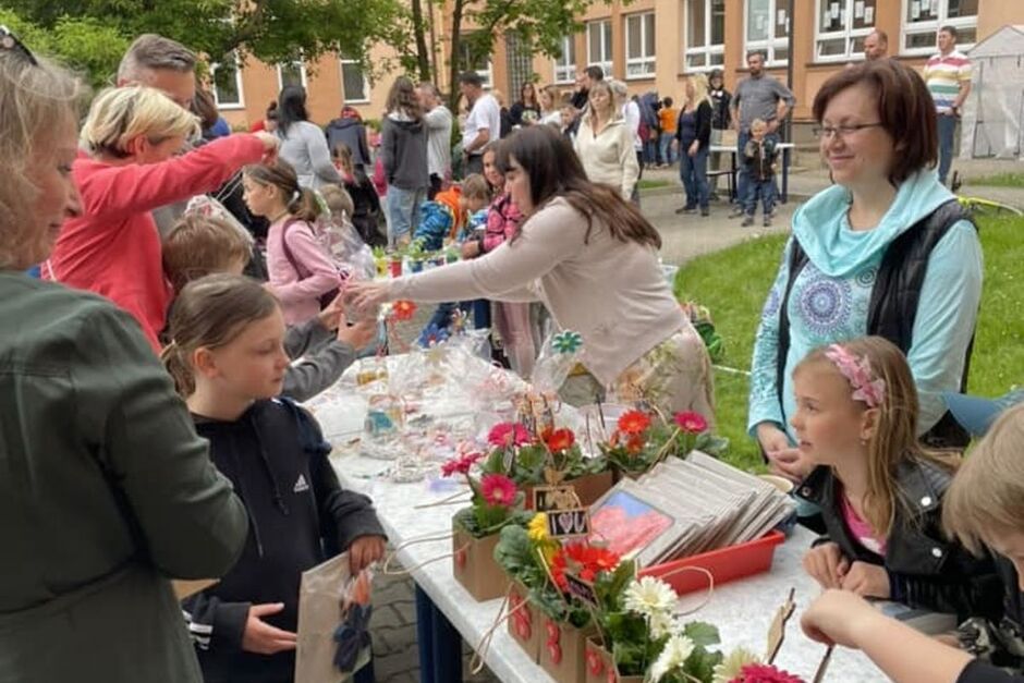 Charitativní jarmark pro Paraple propojil generace...