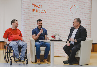Škodovkou na Dakar. Výjimečný projekt podpoří Centrum Paraple